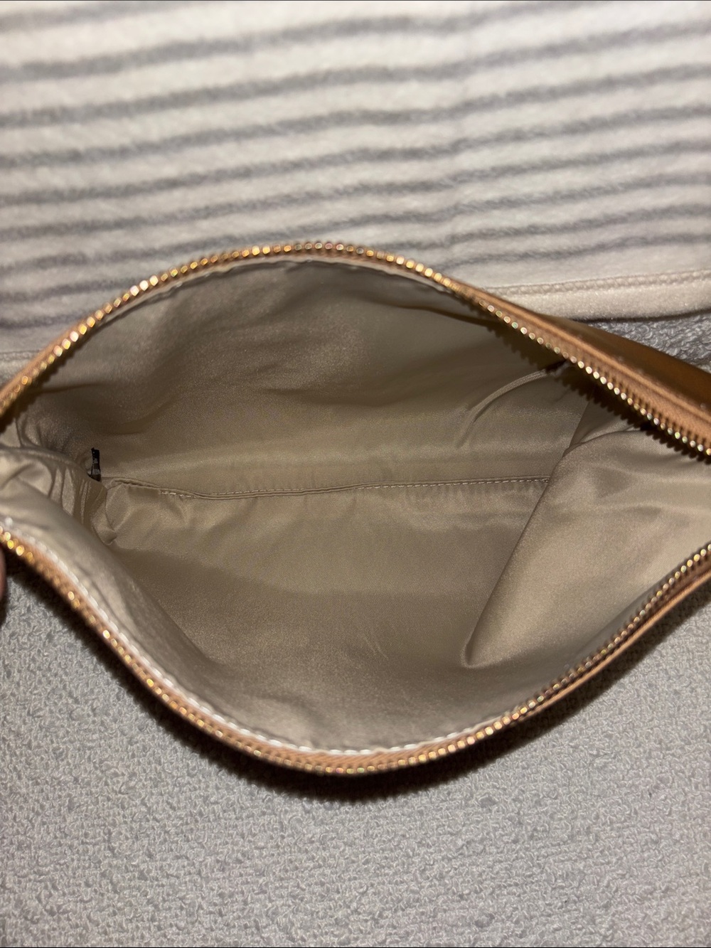 Mina Baie Changing Wristlet Nylon Mojave - Picture 8 of 8